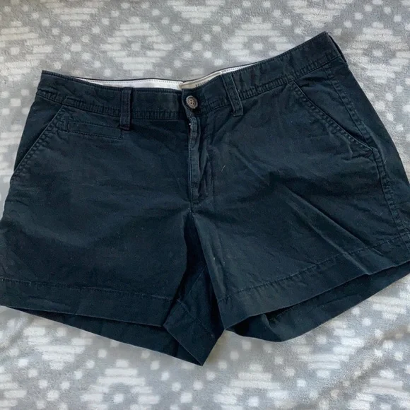 Old Navy Black Favorite Khakis Perfect 5’Shorts - Picture 1 of 3